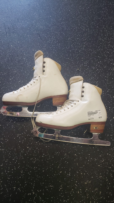 Vist Large View of Product Image Which is Used Riedell 133 WomensFigure Skate White Senior 4.5