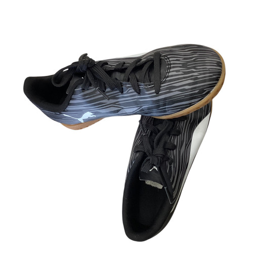 Vist Large View of Product Image Which is Used Puma Soccer Indoor Shoes Black Junior 01.5