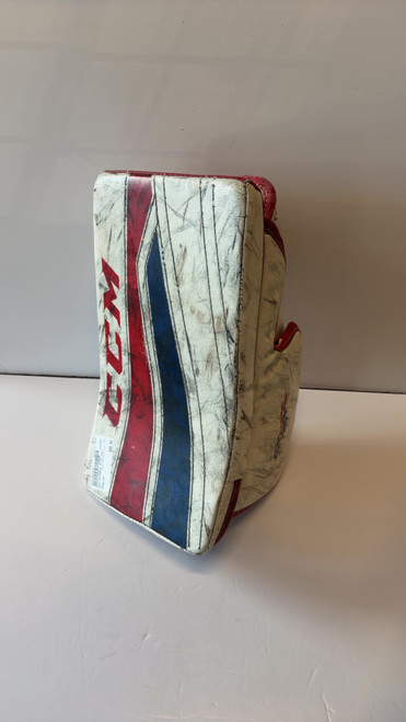 Vist Large View of Product Image Which is Used CCM EXTREME FLEX 760 Junior Goalie Blocker None