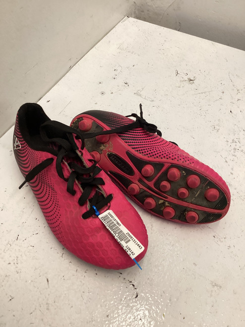 Vist Large View of Product Image Which is Used Vizari Soccer Cleats Pink Junior 02.5