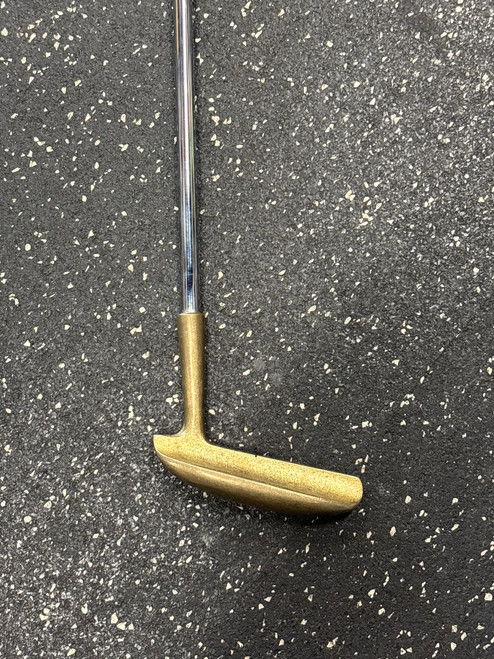Vist Large View of Product Image Which is Used TOUR MODEL SERIES IV Mens Putter RH