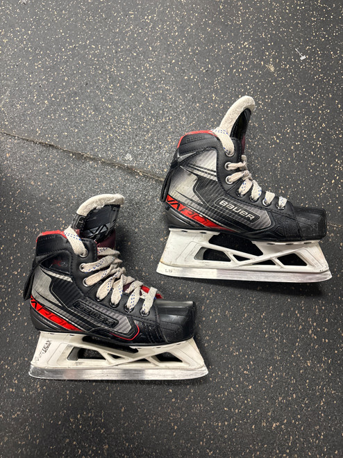 Vist Large View of Product Image Which is Used Bauer VAPOR X2.7 Junior Goalie Skate Junior 01