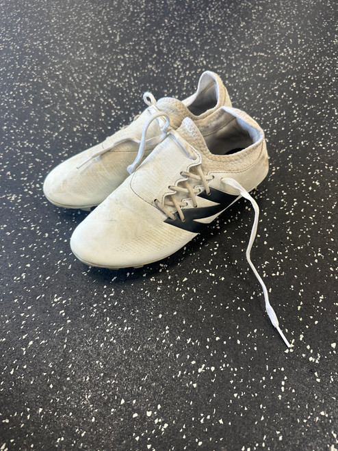 Vist Large View of Product Image Which is Used New Balance FURON Soccer Cleats White Junior 05.5