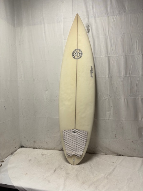 Vist Large View of Product Image Which is Used SOUTH COAST Surfboard White 6'0"