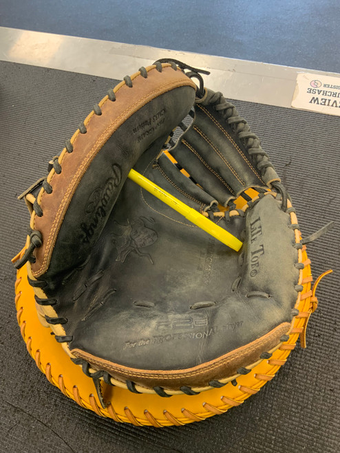 Vist Large View of Product Image Which is Used Rawlings PRORCM33BSL BB/SB Catchers RH Throw Black 33"