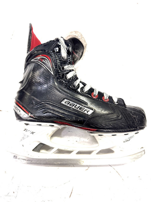 Vist Large View of Product Image Which is Used Bauer VAPOR X600 Intermediate Hockey Skate Intermediate 5.5