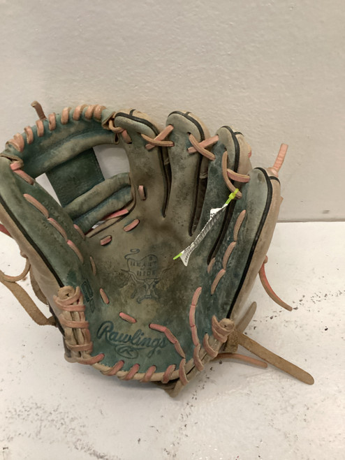 Vist Large View of Product Image Which is Used Rawlings HEART OF THE HIDE BB/SB Glove RH Throw Grey 11 1/2"