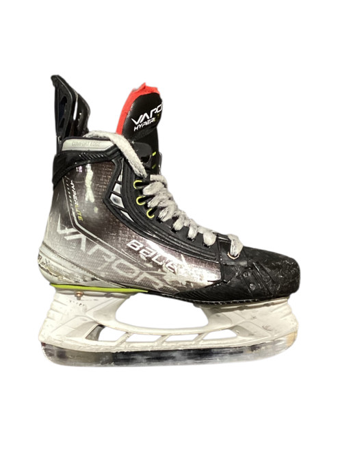 Vist Large View of Product Image Which is Used Bauer HYPERLITE Intermediate Hockey Skate Intermediate 4.0