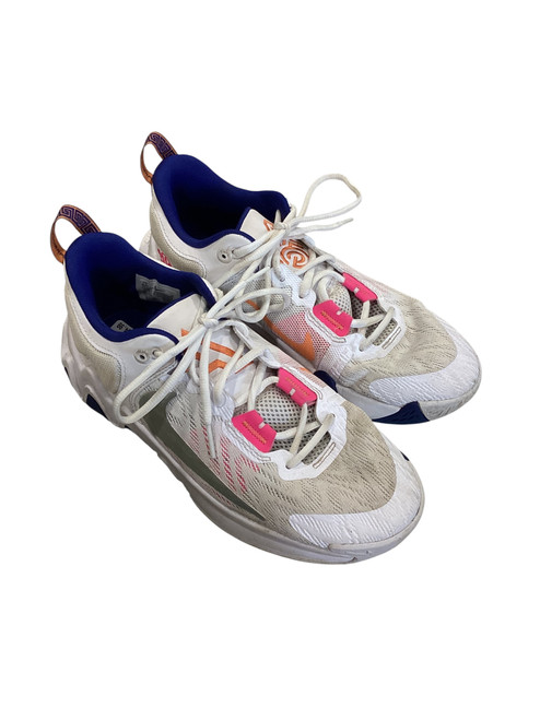 Vist Large View of Product Image Which is Used Jordan Basketball Shoes W White Youth 06.5