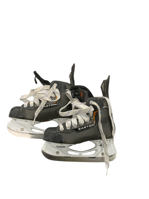 Vist Large View of Product Image Which is Used Easton SYNERGY EQ3 Junior Hockey Skate Junior 01.5