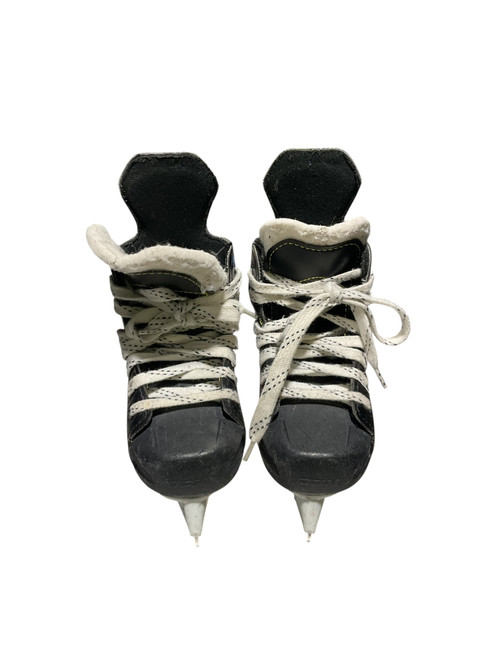 Vist Large View of Product Image Which is Used CCM 9040 Youth Hockey Skate Youth 10.0