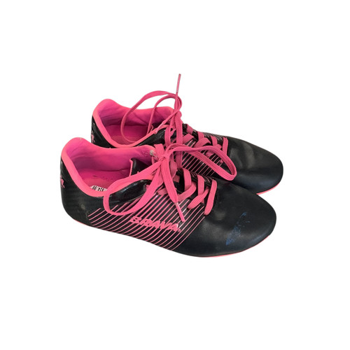 Vist Large View of Product Image Which is Used Brava Soccer Cleats Black And Pink Junior 01