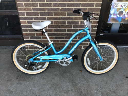 Vist Large View of Product Image Which is Used Electra 2017 TOWNIE 7D GIRLS 20IN CRUISER Cruiser Bike Girls Carolina Blue 20"