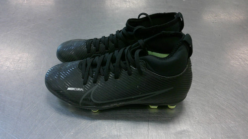 Vist Large View of Product Image Which is Used Nike MERCURIAL Soccer Cleats Black Junior 02