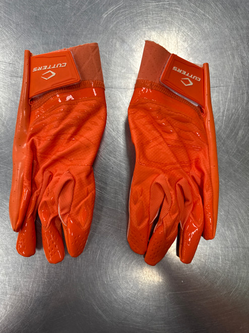 Vist Large View of Product Image Which is Used Cutters Football Gloves SR-L