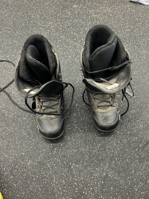 Vist Large View of Product Image Which is Used EVOLVE Mens Snowboard Boots Black Senior 11