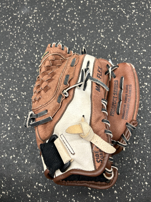 Vist Large View of Product Image Which is Used Mizuno POWER CLOSE BB/SB Glove RH Throw Brown 11"