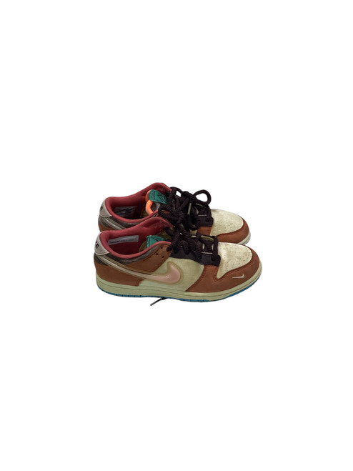 Vist Large View of Product Image Which is Used Nike DUNK LOW SOCIAL STATUS FREE LUNCH MILK Basketball Shoes Y Brown Junior 03