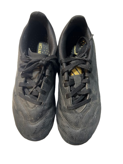 Vist Large View of Product Image Which is Used Adidas ADIDAS PREDATOR JNR 02.5 Soccer Cleats Black Junior 02.5