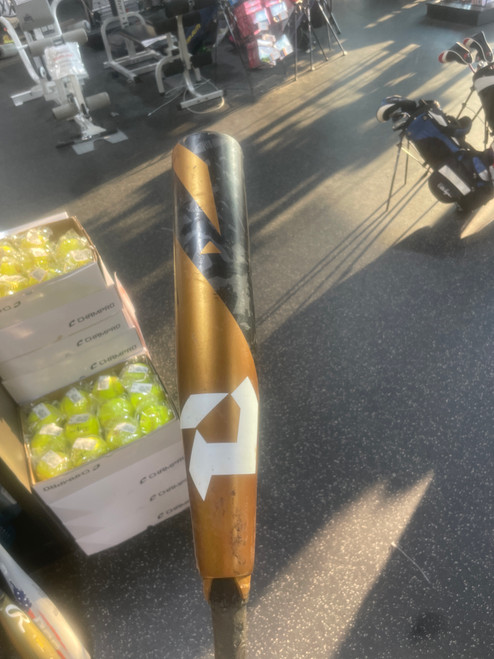 Vist Large View of Product Image Which is Used Demarini ZOA BB/SB USSSA 2 3/4 Bat 30"