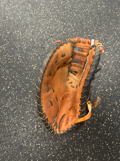Vist Large View of Product Image Which is Used Wilson SC1620 A2000 BB/SB First Base LH Throw Brown 12 1/2"