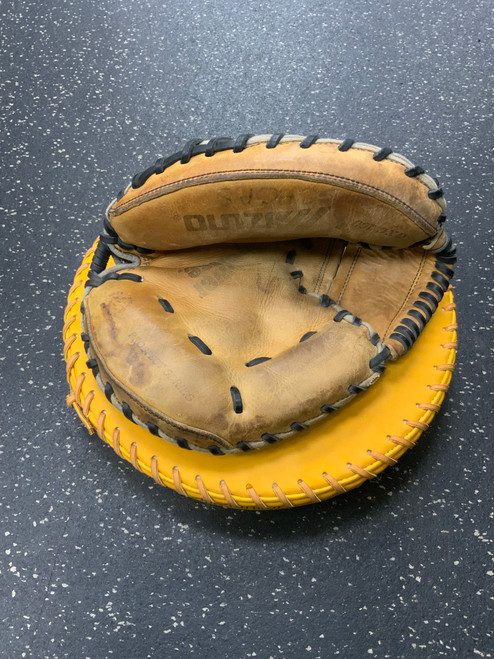Vist Large View of Product Image Which is Used Mizuno POWER CLOSE GXC100 BB/SB Catchers RH Throw Tan 31 1/2"