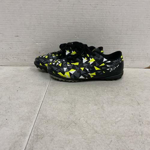 Vist Large View of Product Image Which is Used Soccer Turf Shoes Black Junior 01