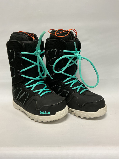 Vist Large View of Product Image Which is Used ThirtyTwo WOMENS Womens Snowboard Boots Black Senior 6.5