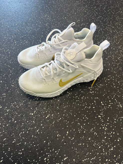 Vist Large View of Product Image Which is Used Nike HURRACHE TURF LAX Cleats Mens White Senior 7