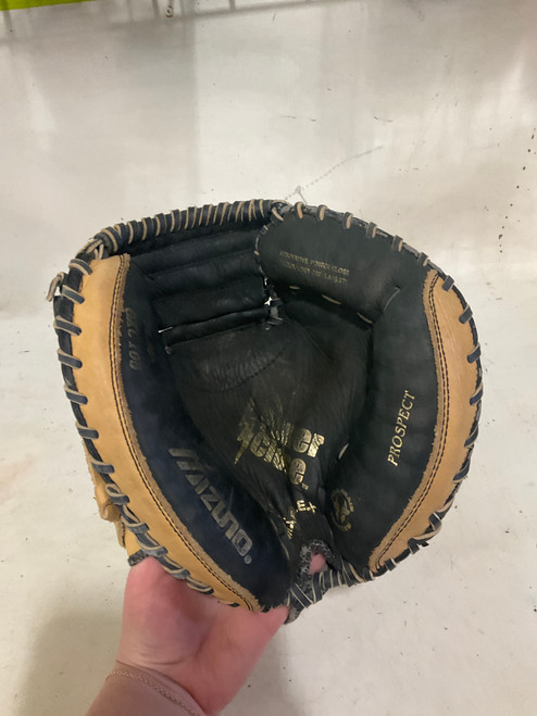 Vist Large View of Product Image Which is Used Mizuno GXC105 BB/SB Catchers RH Throw Tan 32 1/2"