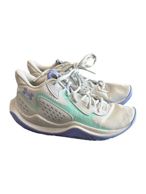 Vist Large View of Product Image Which is Basketball shoes