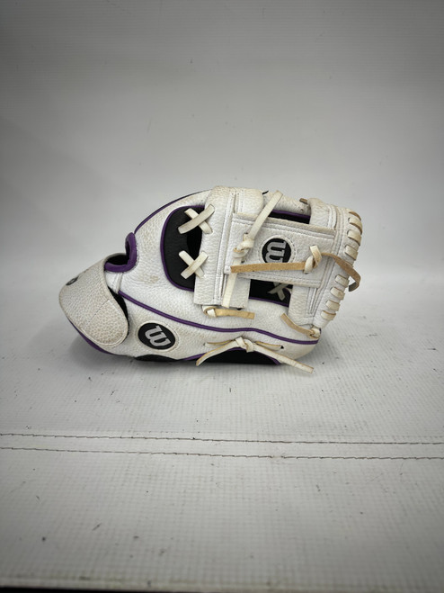 Vist Large View of Product Image Which is Used Wilson A200 BB/SB First Base RH Throw Black 10"