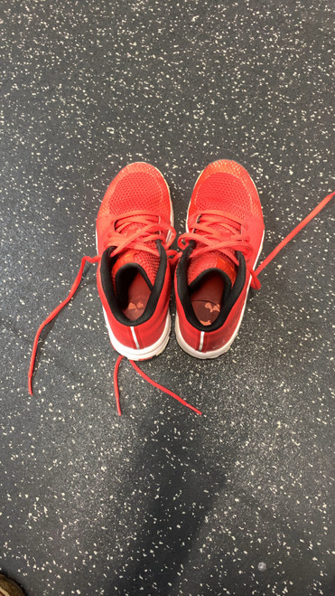Vist Large View of Product Image Which is Used Under Armour Basketball Shoes Y Red Junior 03