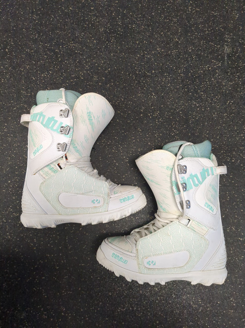 Vist Large View of Product Image Which is Used ThirtyTwo LASHED Womens Snowboard Boots White Senior 10