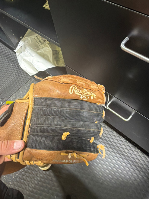 Vist Large View of Product Image Which is Used Rawlings PLAYERMAKER SERIES BB/SB Glove LH Throw Brown 11"