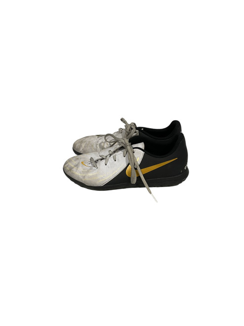 Vist Large View of Product Image Which is Used Nike Soccer Indoor Shoes White Junior 04.5