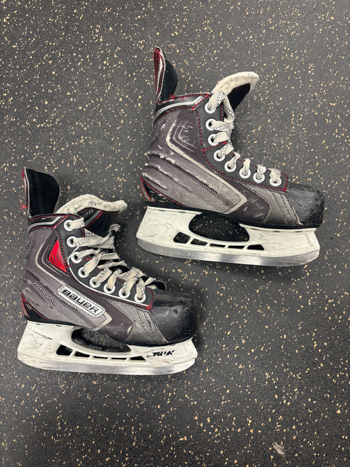 Vist Large View of Product Image Which is Used Bauer VAPOR X40 Youth Hockey Skate Youth 12.0