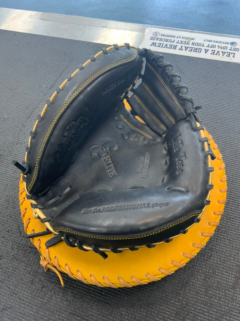 Vist Large View of Product Image Which is Used Rawlings GGE325BGCM BB/SB Catchers RH Throw Black 32 1/2"