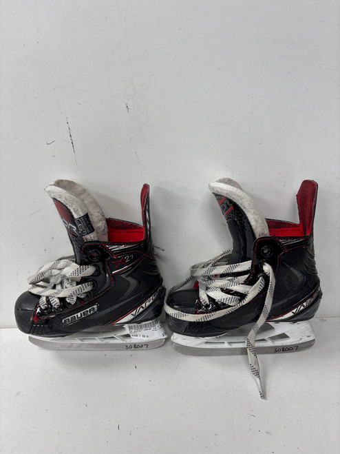 Vist Large View of Product Image Which is Used Bauer VAPOR X2.7 Youth Hockey Skate Youth 09.0