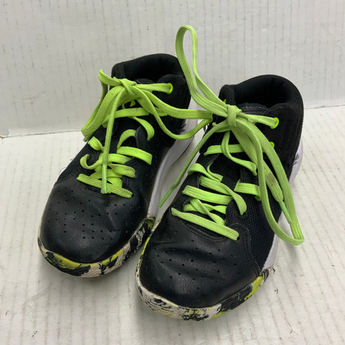 Vist Large View of Product Image Which is Used Under Armour Soccer Indoor Shoes Green Youth 12.0