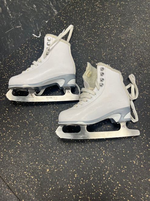 Vist Large View of Product Image Which is Used Jackson CAMEO 1500 Girls Figure Skate White Youth 13.0