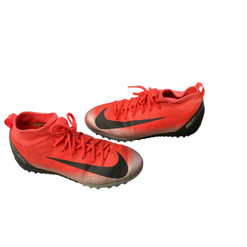 Vist Large View of Product Image Which is Used Nike Soccer Indoor Shoes Red Junior 02.5
