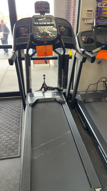 Vist Large View of Product Image Which is New Horizon Treadmill 7.0AT