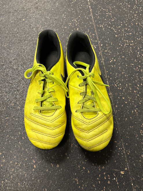 Vist Large View of Product Image Which is Used Nike Soccer Cleats Yellow Senior 6