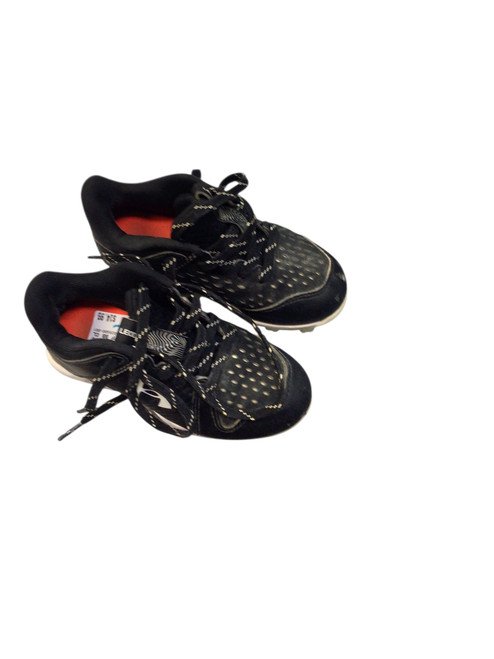 Vist Large View of Product Image Which is Used Under Armour 3025600-001 BB/SB Cleats Black Youth 09.0