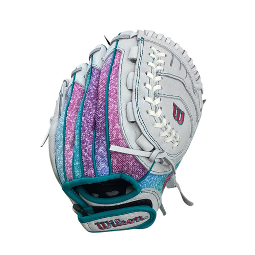 Vist Large View of Product Image Which is New Wilson FLASH RH Throw Fastpitch Gloves None 11"
