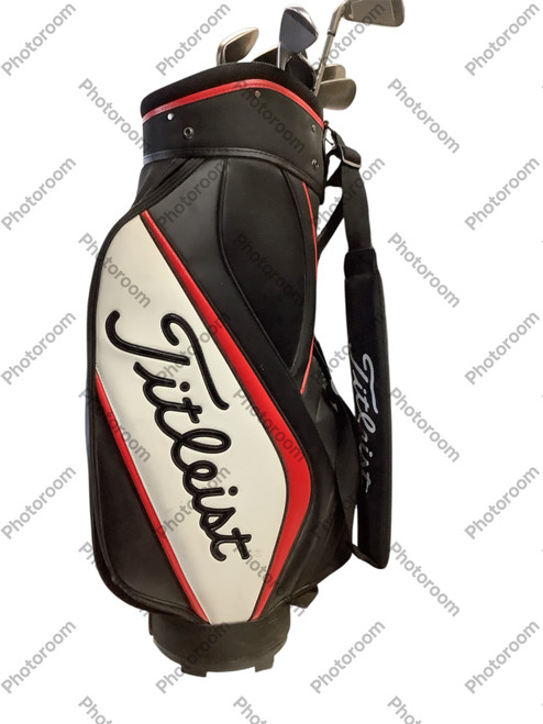 Vist Large View of Product Image Which is Used Titleist 917 CART BAG Mens Cart Bag Black And White