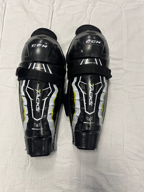 Vist Large View of Product Image Which is Used CCM TACKS 10852 PRO Junior Shin Guards Black 11"