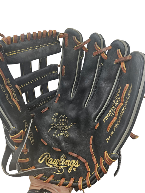 Used Rawlings HEART OF THE HIDE BB/SB Glove RH Throw Black 12 3/4" 11713-S000149070 Vist Large View of Product Image Which is Used Rawlings HEART OF THE HIDE BB/SB Glove RH Throw Black 12 3/4"