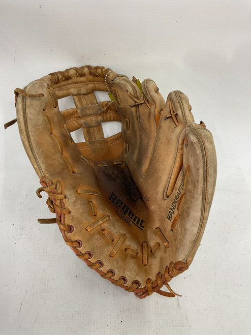 Vist Large View of Product Image Which is Used Regent VINTAGE 03665 BB/SB Glove RH Throw Brown 11"